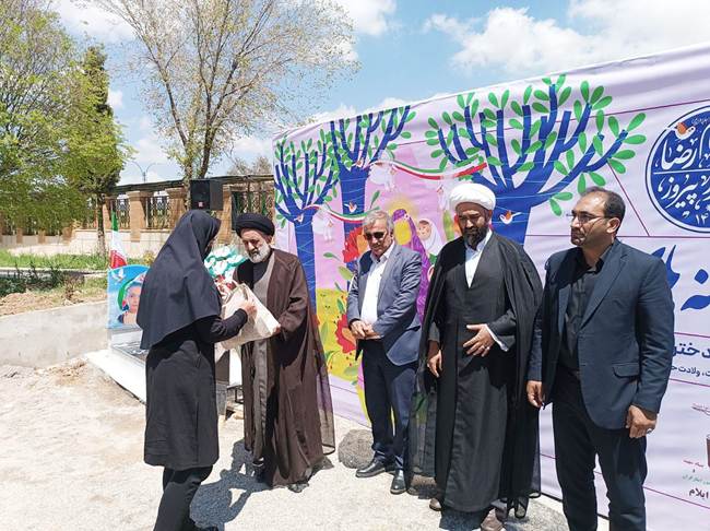 تجلیل از دختران معظم شهدای جنگ تحمیلی رمضان در استان ایلام