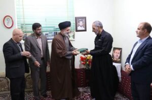 تجلیل نماینده ولی‌فقیه در بنیاد از خانواده شهیدان سرلشکر شهید سلیمانی، سرتیپ دوم پاسدار بهرامی و شهید رستمی