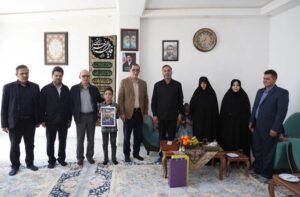 تجلیل رییس بنیاد شهید و امور ایثارگران از خانواده‌های معظم شهیدان «طاهری، خطیب‌زاده و جعفری»