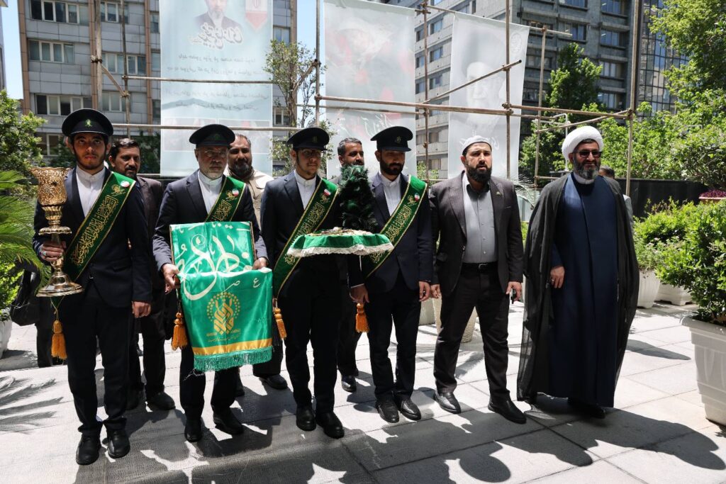 دیدار «خادمان آستان مقدس حضرت معصومه (س)» با رئیس و کارکنان بنیاد شهید و امور ایثارگران