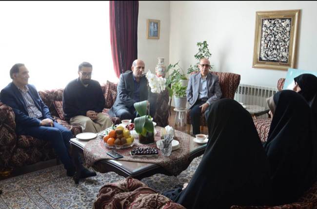 تجلیل رییس بنیاد شهید و امور ایثارگران از خانواده معزز سردار شهید حاج عباس سعدآبادی
