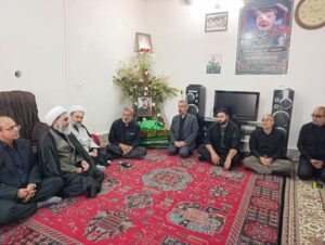 تجلیل نماینده ولی فقیه در استان سیستان و بلوچستان از دو خانواده شهید رمضان در زابل