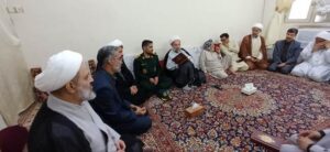 تجلیل نماینده ولی فقیه در استان سیستان و بلوچستان از خانواده شهید جنگ رمضان در کنارک