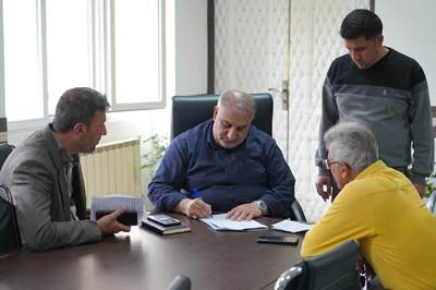 برگزاری نشست هفتگی سرپرست بنیاد شهید اصفهان با خانواده‌های شهدا و جانبازان