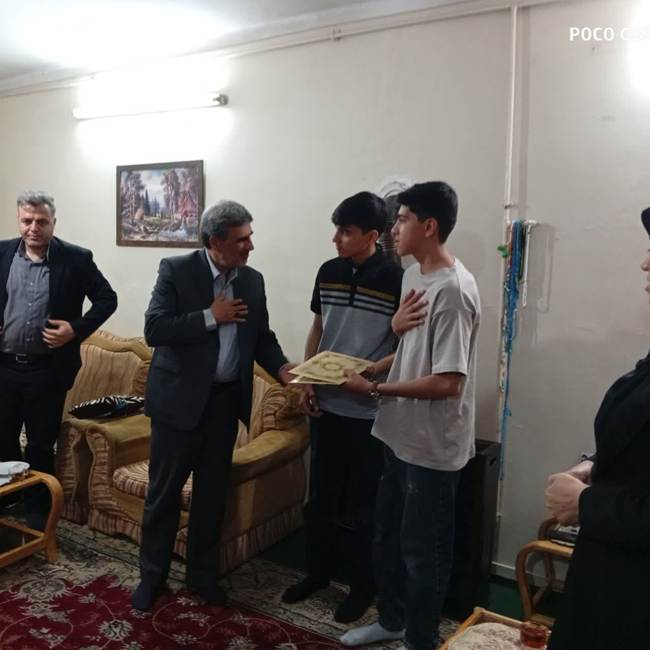 تجلیل مدیرکل بنیاد شهید و امورایثارگران استان همدان از فرزندان شهدای جنگ تحمیلی رمضان
