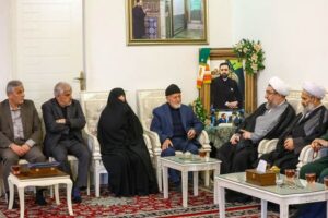 تجلیل نماینده ولی‌فقیه در آذربایجان‌شرقی و مدیرکل بنیاد شهید استان از خانواده شهید مالک رحمتی