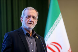 رئیس جمهور: هرگز در برابر دشمن سر خم نخواهیم کرد