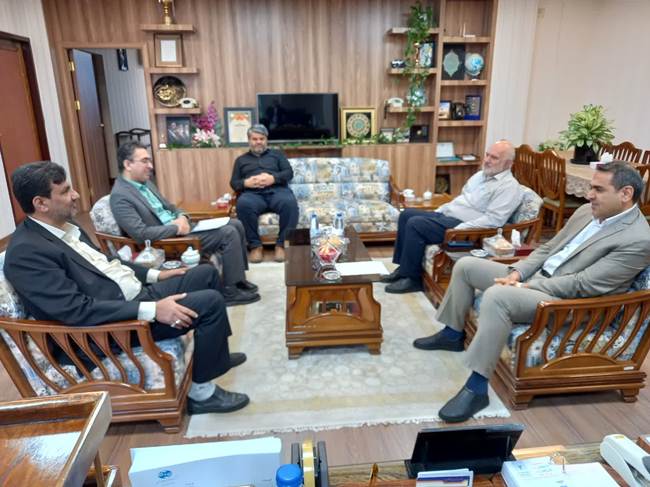 نشست مشترک مدیرکل بنیاد شهید و امور ایثارگران خوزستان و مدیرعامل مخابرات استان