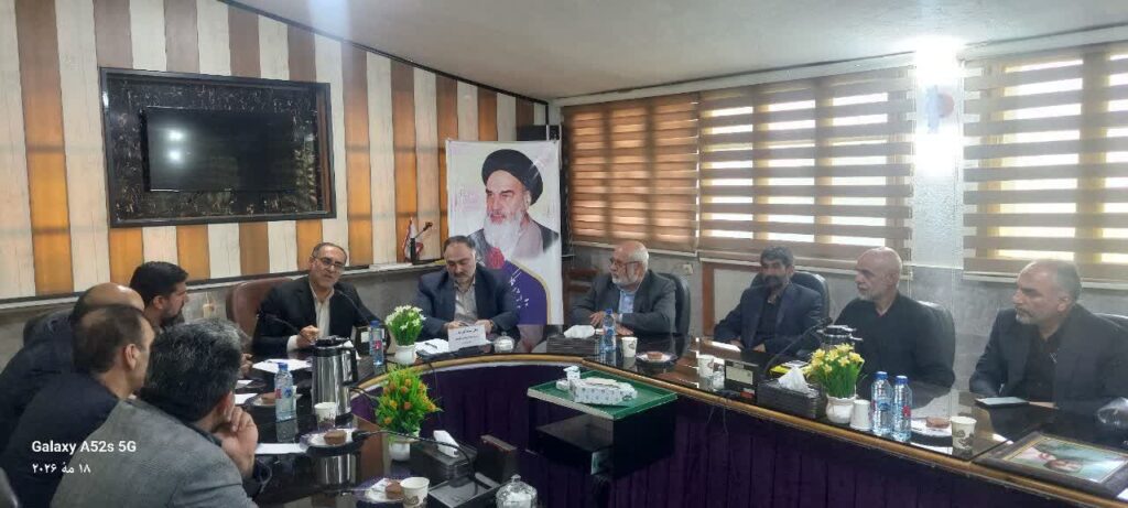 نشست مدیرکل بنیاد مازندران و نمایندگان واحد حقوقی ریاست محترم جمهوری با خانواده های معزز شهدا