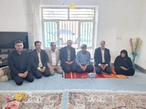 تجلیل مسئولان ایلام از خانواده معظم شهیدان رحیمی و خنجری در ماژین