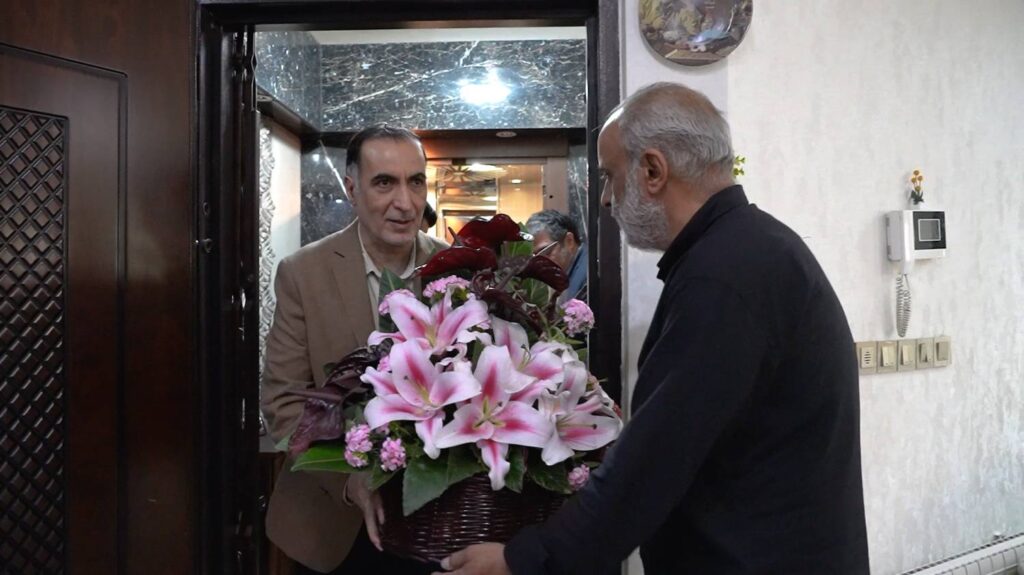 تجلیل معاون رییس جمهور و رییس بنیاد شهید و امور ایثارگران از خانواده شهید «مریم حیدری»