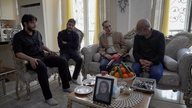دیدار و گفتگو رئیس بنیاد شهید و امور ایثارگران با خانواده شهیده معلم «مریم حیدری»
