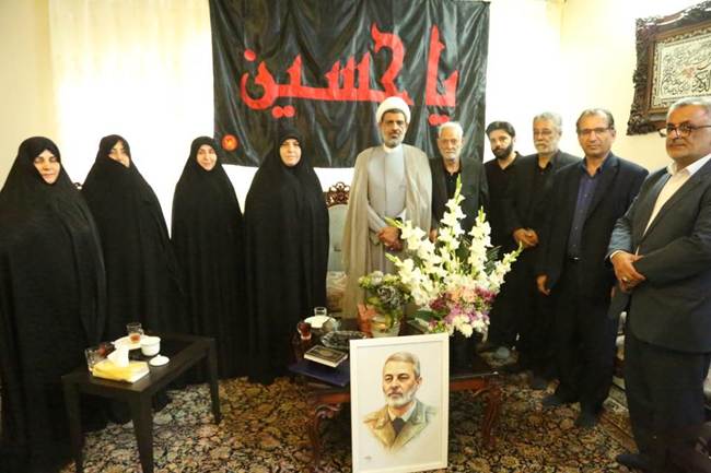تجلیل معاون تعاون و امور اجتماعی بنیاد شهید و امور ایثارگران از خانواده شهیدان موسوی، باعاطفه و معارف