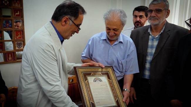 تجلیل معاون رییس جمهور و رییس بنیاد شهید و امور ایثارگران از خانواده شهید علی عبداللهی