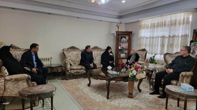 دیدار با ۱۰ خانواده شهدای جنگ رمضان در شهرستان‌های استان تهران