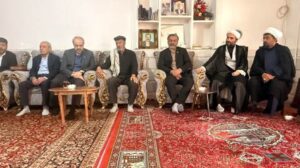 تجلیل نماینده ویژه رئیس مجلس از خانواده دو شهید جنگ رمضان در زاهدان