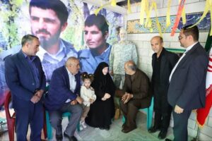 تجلیل دبیرکل کنگره شهدای غریب اسارت از مادر سپهبد شهید «حاج محمد پاکپور»