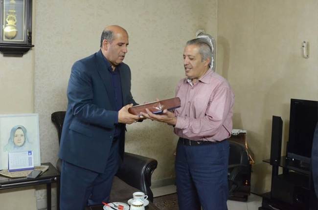 تجلیل از خانواده معزز شهیده فرحناز حسنی‌آذر، شهیده پرستار بیمارستان شریعتی و از شهدای مدافع سلامت