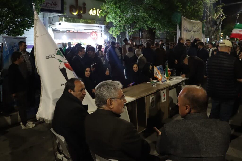 برگزاری میز خدمت بررسی مشکلات و مسائل خانواده‌های شهدا و ایثارگران ارومیه با حضور مهندس جلیلی مدیرکل بنیاد شهید و امور ایثارگران