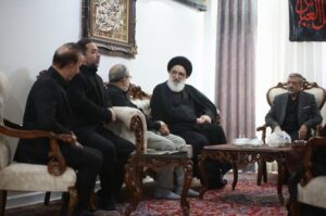 نماینده ولی‌فقیه در البرز: تکریم خانواده‌های شهدا وظیفه‌ای همگانی و انقلابی است