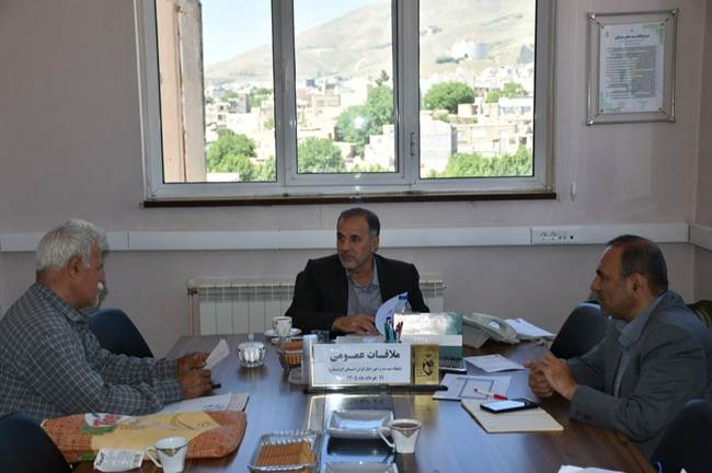 ملاقات عمومی مدیرکل بنیاد شهید و امور ایثارگران کردستان برای پاسخگویی به جامعه هدف