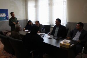 برپایی «میز خدمت خادمین شهدا» در منطقه بانه وره/ تأکید مدیرکل بنیاد شهید کرمانشاه بر حل میدانی مشکلات ایثارگران