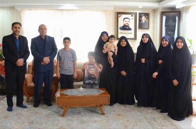 دیدار مدیرکل بنیاد شهید و امور ایثارگران تهران بزرگ، با خانواده معظم پاسدار شهید «مصطفی نکوئی»