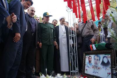 آیین رونمایی از سنگ یادبود سردار شهید « حسین سلامی» و « مهدی ربانی» در گلستان شهدای اصفهان