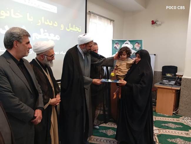 تجلیل نماینده ولی‌فقیه در استان همدان از مقام شامخ خانواده‌های شهدای «جنگ رمضان» در نهاوند