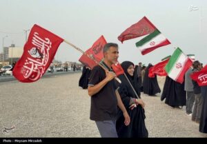 زنجیره انسانی “جان‌فدایان خلیج‌فارس” در بندرعباس