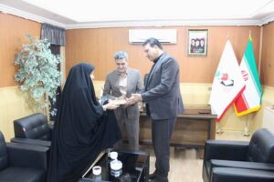 تجلیل مدیرکل بنیاد شهید کرمانشاه از دبیر سایت نوید شاهد به‌پاس پوشش رسانه‌ای جنگ ۱۲ روزه و جنگ رمضان