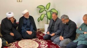 دیدار نماینده ولی‌فقیه و مدیرکل بنیاد شهید کردستان با خانواده شهید محمدحسن بیگی در قروه