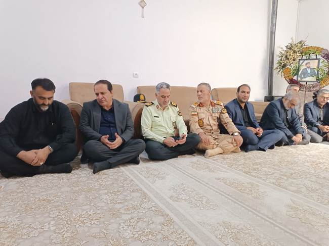 تجلیل استاندار ایلام از خانواده‌های معظم شهدای والامقام «نوریان» و «علیزاده»