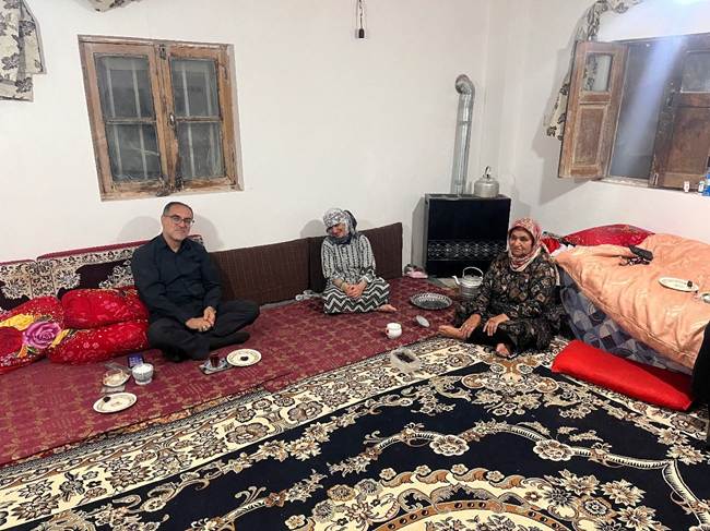 تداوم اجرای طرح «سپاس» در مازندران؛ دیدار مدیرکل بنیاد شهید با خانواده‌های شهدا و جانبازان در ساری و چهاردانگه