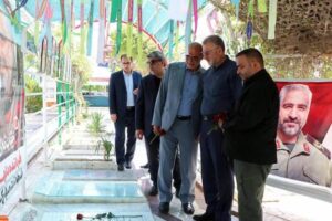تجلیل از مقام شهدا و بازدید از مراکز فرهنگی ایثارگری در جریان سفر معاون فرهنگی بنیاد شهید به شیراز