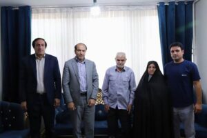 دلجویی از دلاورمردان؛ دیدار مدیرکل بنیاد شهید مرکزی با جانباز سرافراز استان