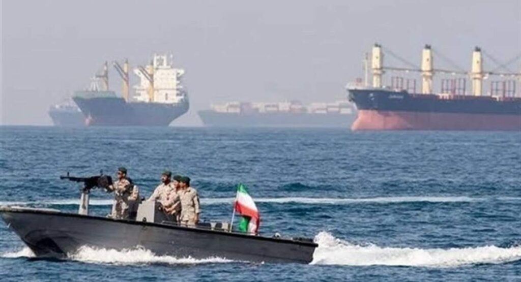 بلومبرگ: چنگال ایران در تنگه هرمز مرگبار است