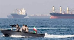 بلومبرگ: چنگال ایران در تنگه هرمز مرگبار است