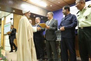 تقدیر از بنیاد شهید و امور ایثارگران استان قم در بیست‌ویکمین جشنواره شهید رجایی