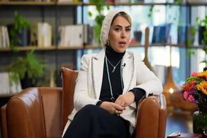 از مشارکت در کمپین‌های سیاسی تا کشف حجاب