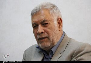 حسن‌پور: افشای مسیرهای فروش نفت، بازی در زمین دشمن است