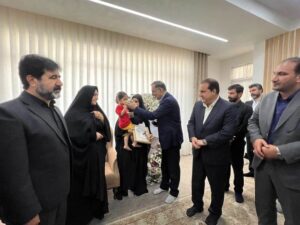 دکتر موسوی: صبر و ایمان خانواده شهدا، الگوی ارزشمند جامعه است