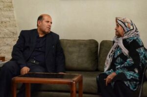 تجلیل مدیرکل بنیاد شهید تهران بزرگ از مادر شهید داریوش سلطانی مهنه