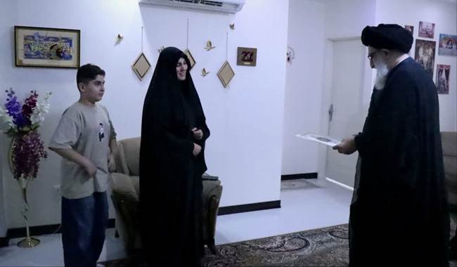 تأکید نماینده ولی‌فقیه در البرز بر تکریم خانواده‌های شهدا؛ بررسی مسائل درمانی ایثارگران