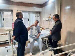 بازدید مدیرکل بنیاد شهید البرز از ایثارگران بستری در بیمارستان امام خمینی (ره) کرج