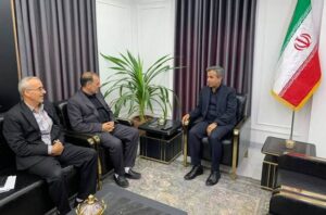 دیدار مدیرکل بنیاد شهید کردستان با فرماندار دیواندره؛ تأکید بر تعامل گسترده برای ارتقای خدمات به ایثارگران