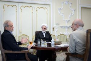 رئیس جمهور، گزارشِ دستاوردهایِ ایران از اجلاسِ بریکس را به سرانِ قوا ارائه داد
