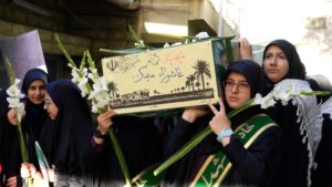 برگزاری مراسم ملی زنگ ایثار با حضور رئیس بنیاد شهید و امور ایثارگران در دبیرستان دوره اول روشنگر شاهد