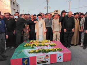 وداع با حماسه‌سازانِ جنوب؛ پیکر پاک سه شهید راه امنیت در استان بوشهر آرام گرفت