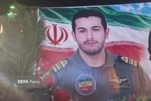 وداع باشکوه مردم تنکابن با پیکر مطهر خلبان شهید «سلیم‌زاده»